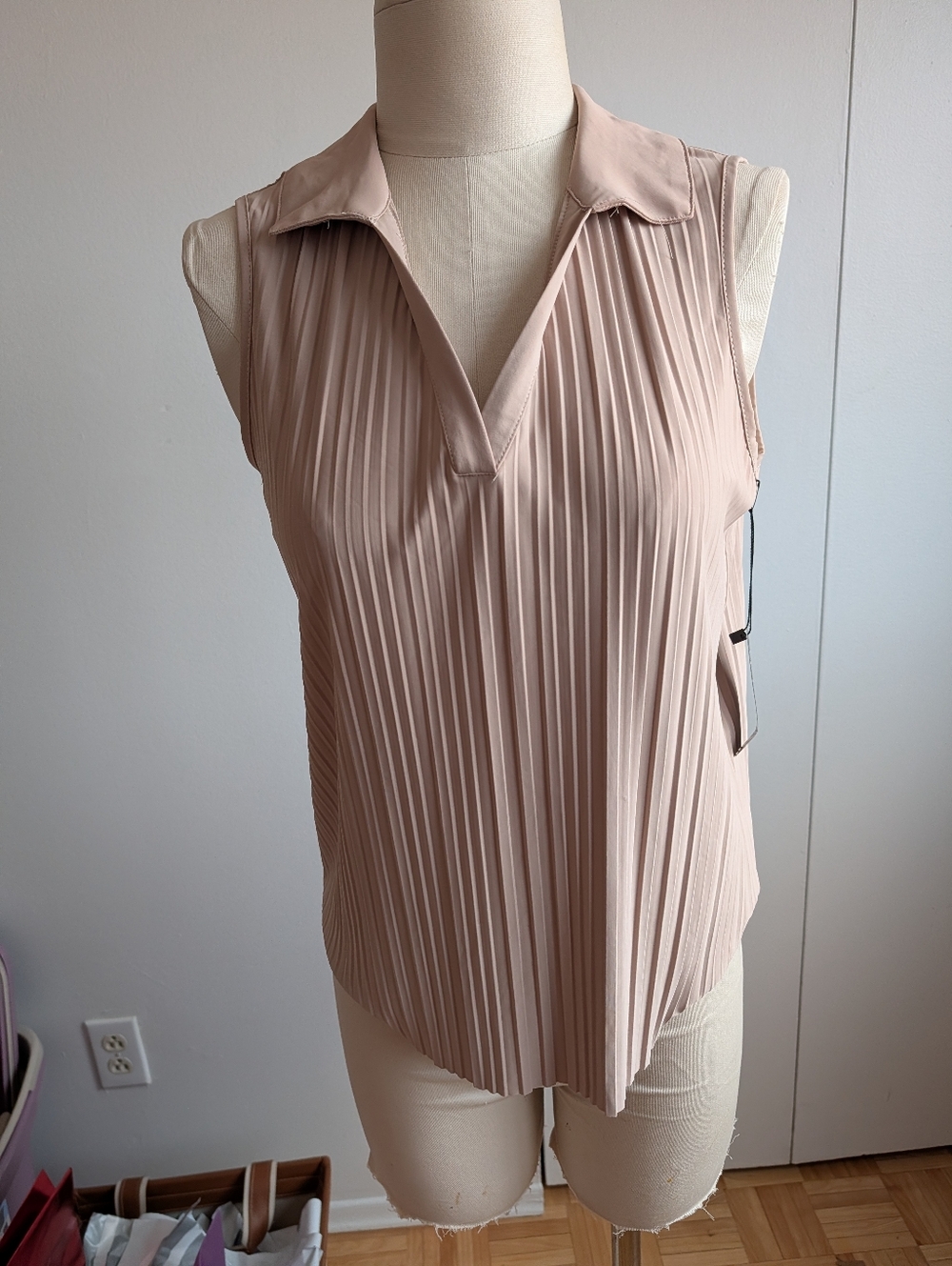 Sleeveless Pleated V-Neck Camisole in Blush